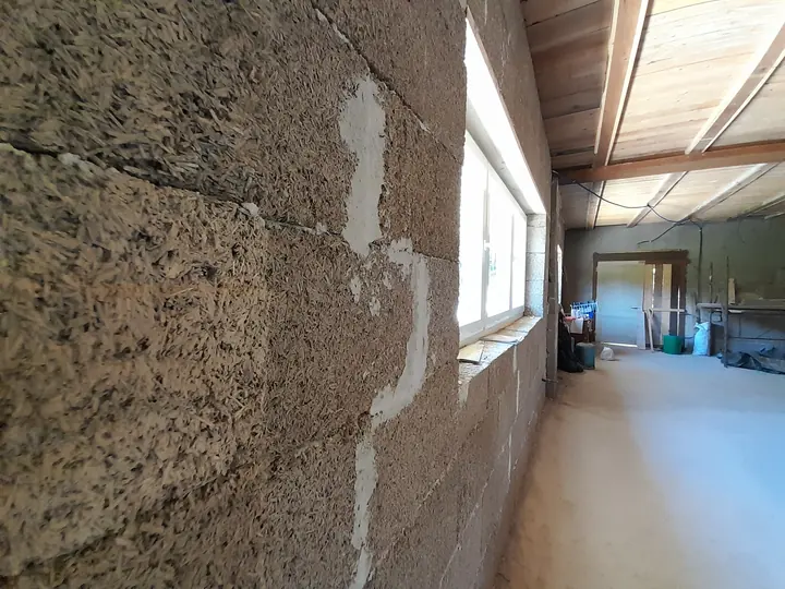 Doublage en blocs MULTICHANVRE, joints au mortier visibles