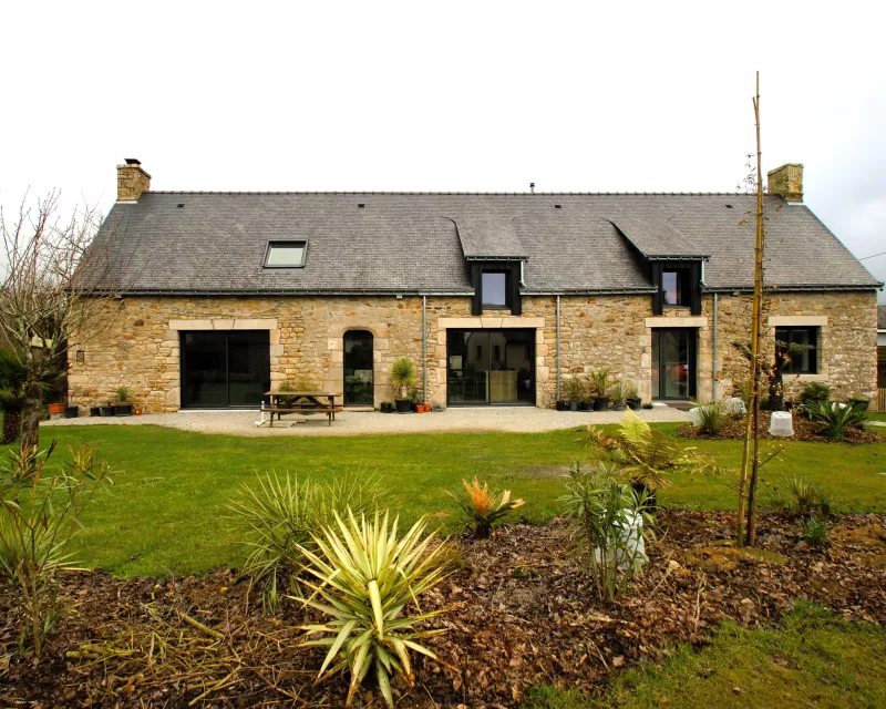 Rénovation d'une longère en pierre isolée en blocs de chanvre par l'intérieur